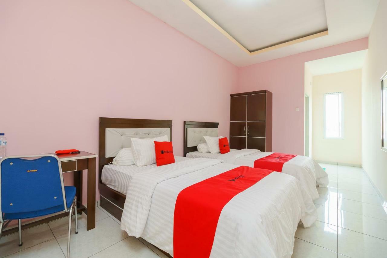 Reddoorz Syariah Near Simpang Sekip Palembang Hotel Exterior photo