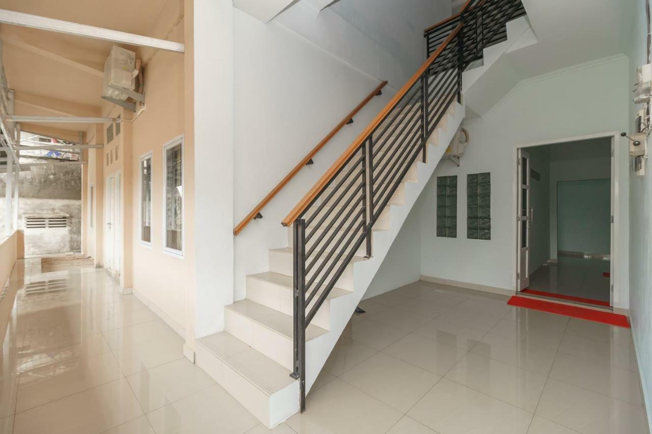 Reddoorz Syariah Near Simpang Sekip Palembang Hotel Exterior photo